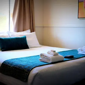 https://the-commercial-motel.queenslandhotels.net